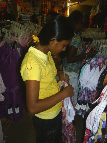 maheshika-selecting-cloths-for-her2