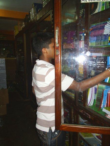 shashen-is-selecting-books-for-aadvance-level
